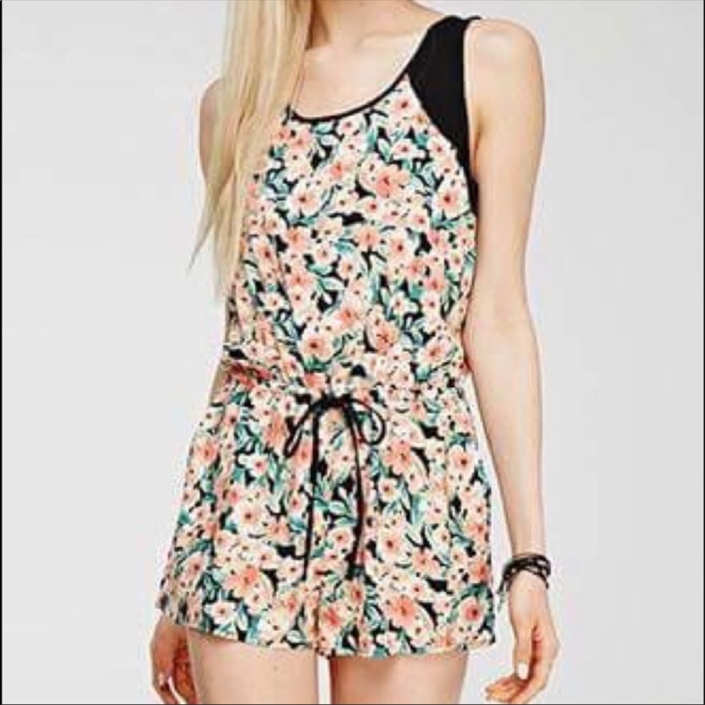🌸3/$25 F21 Forever 21 Pink & Green Floral Print Romper with Pockets, Size L